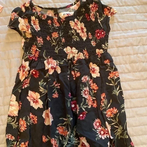 Girls size 3T bundle - dresses-pjs - zip up- skirt -top - Picture 4 of 16